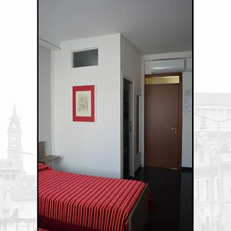 Il Corso فندق مبيت وإفطار نوفارا